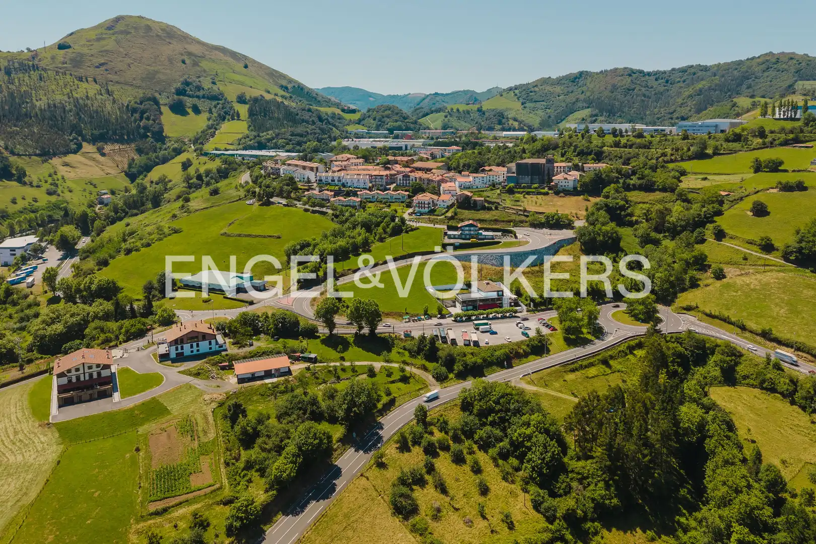 Vista exterior de Casa o chalet en venta en Deba con Calefacción, Jardín privado y Balcón