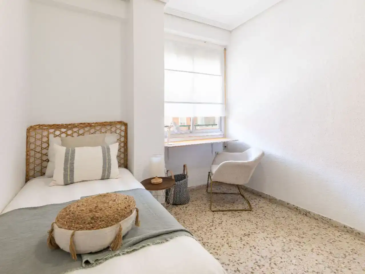 Schlafzimmer von Wohnung zum Verkauf in  Valencia Capital mit Balkon