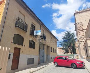 Exterior view of Single-family semi-detached for sale in Salamanca Capital  with Terrace and Balcony