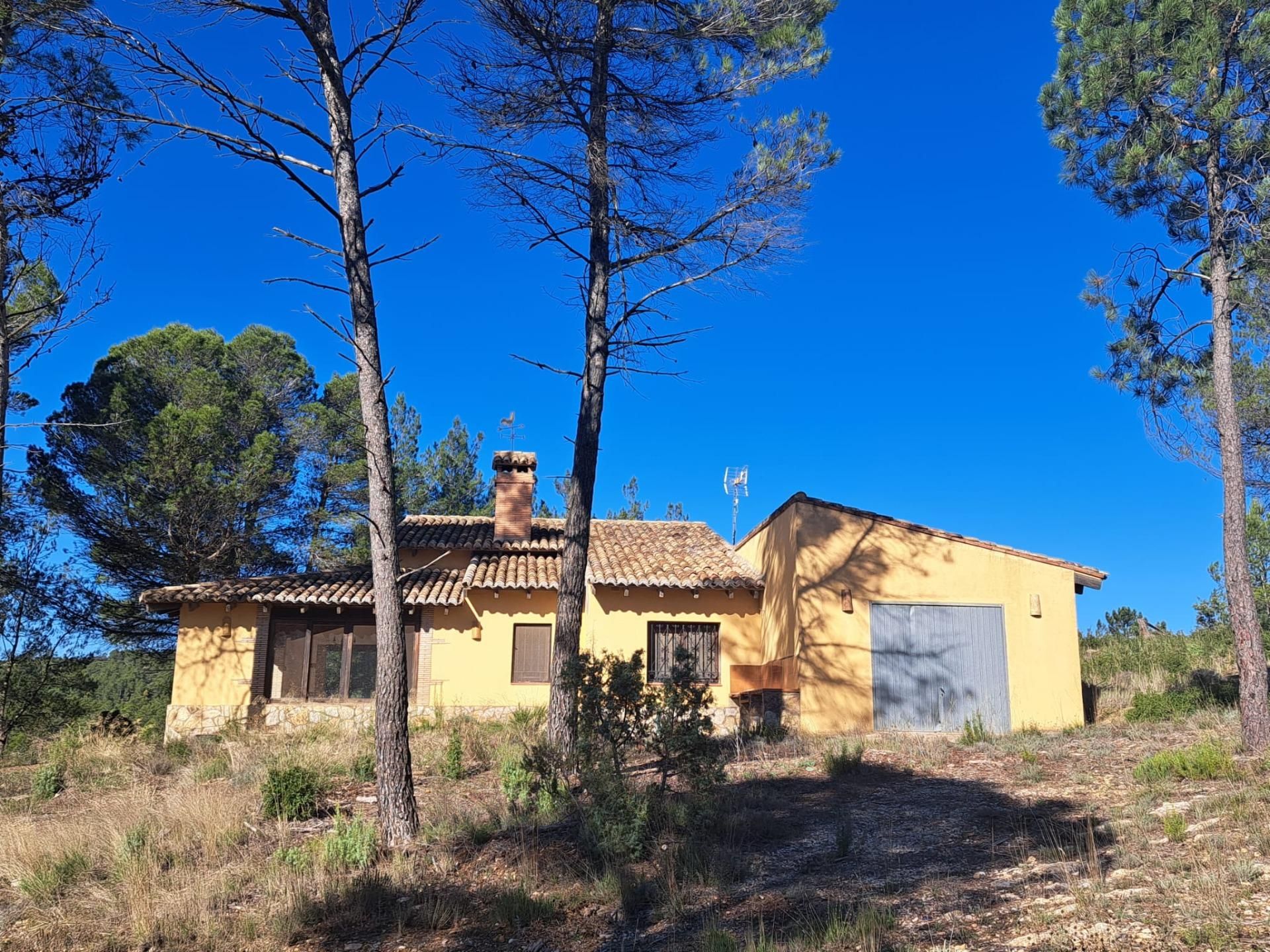 Exterior view of Country house for sale in Cortes de Pallás  with Heating and Swimming Pool