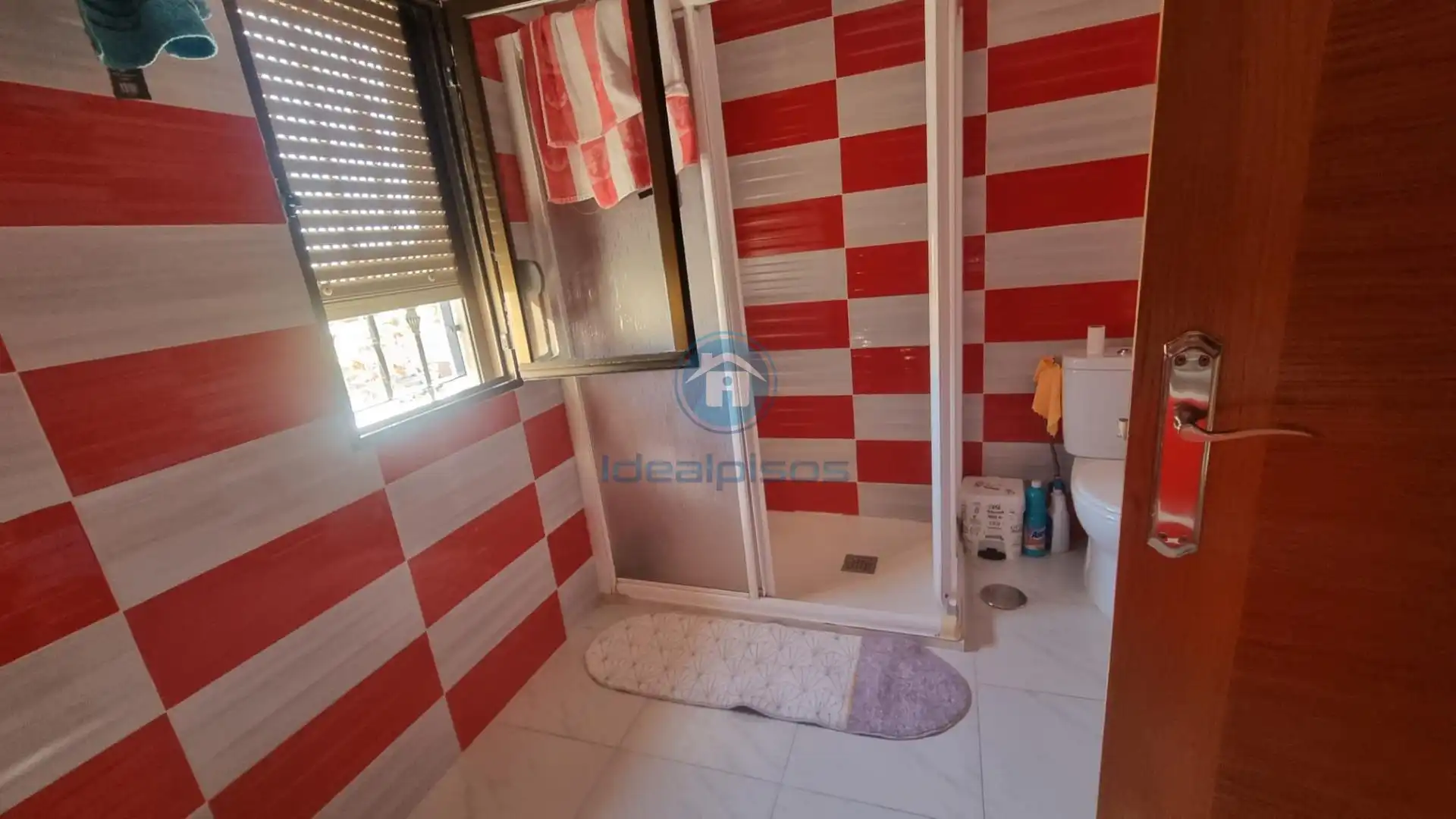 Bany de Casa o xalet en venda en Alicante / Alacant amb Aire condicionat, Jardí privat i Terrassa