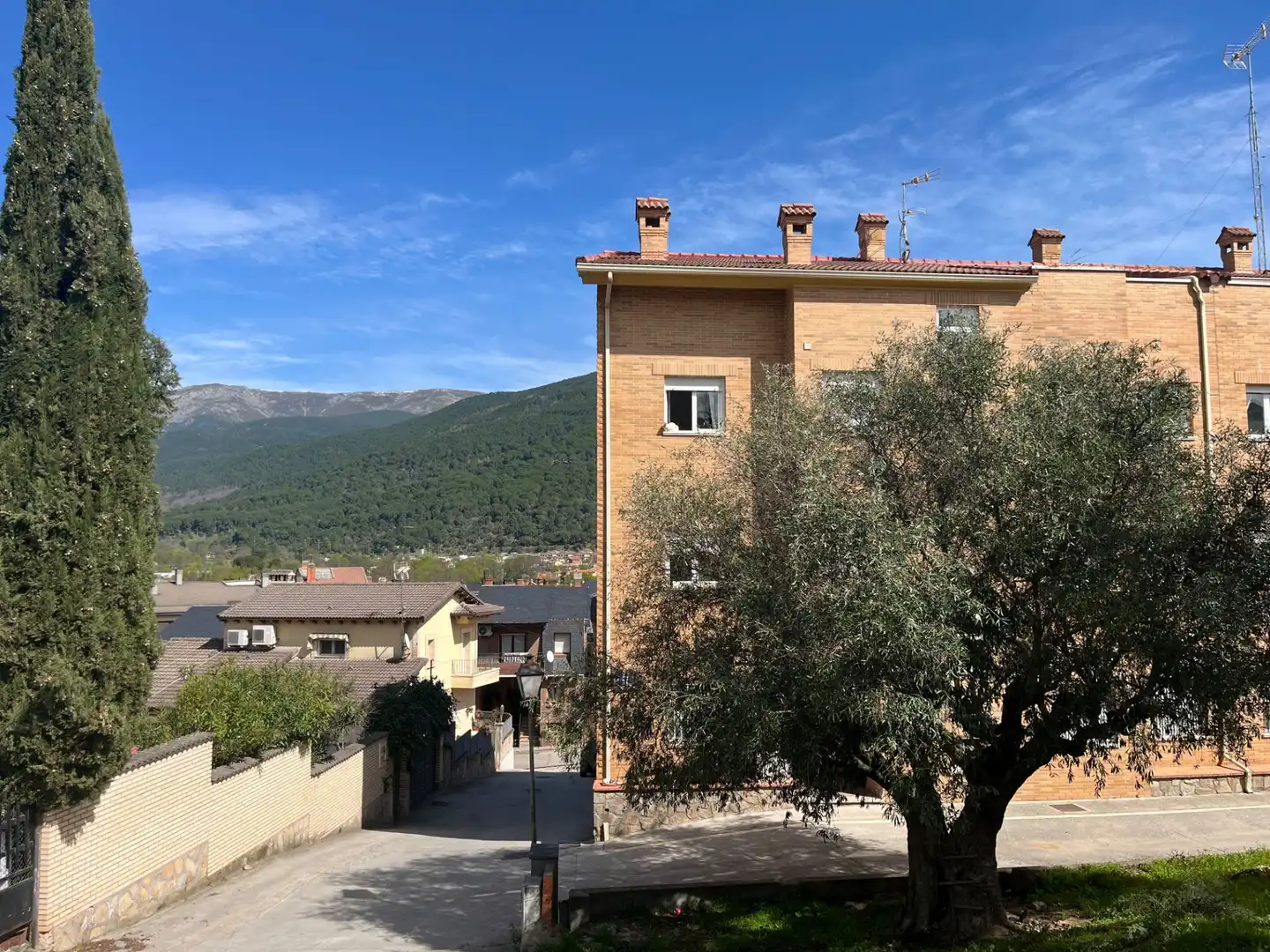 Vista exterior de Garaje en venta en La Adrada 