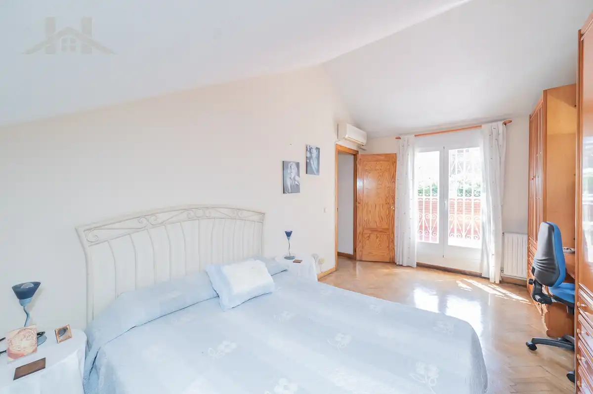 Bedroom of Houses for sale in Arroyomolinos (Madrid)  with Air Conditioner, Heating and Private garden
