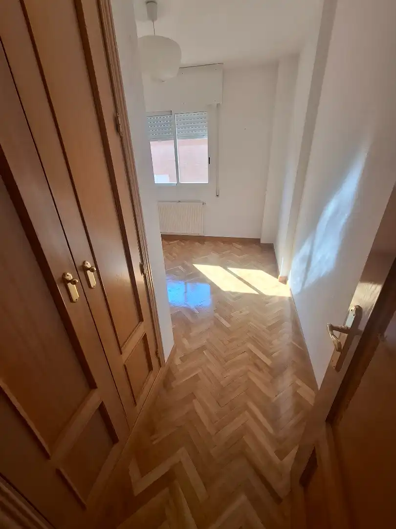 Habitación de Casa adosada de alquiler en Villaviciosa de Odón con Aire acondicionado, Calefacción y Jardín privado