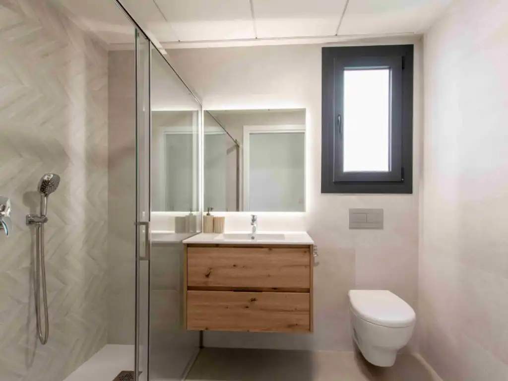 Bany de Apartament en venda en Finestrat amb Jardí privat i Piscina