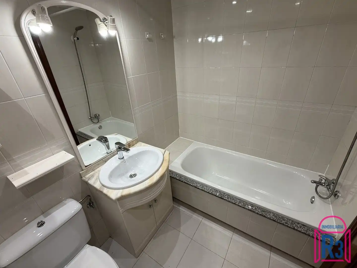 Badezimmer von Wohnung zur Miete in León Capital  mit Heizung, Terrasse und Möbliert