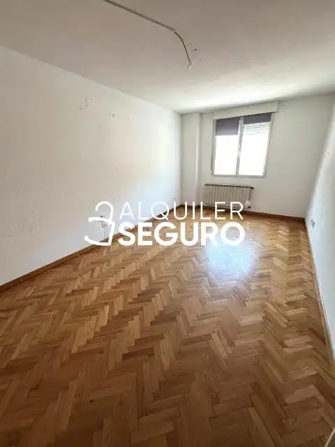 Bedroom of Flat for rent in Madrid  with Heating