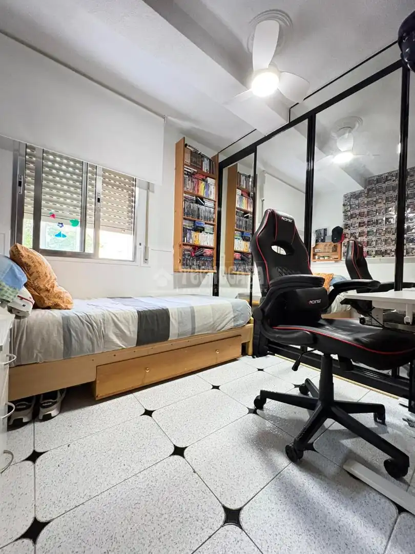 Flat for sale in Juan de la Cierva