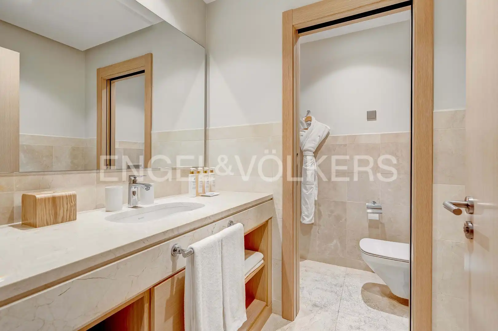 Baño de Piso en venta en Guía de Isora con Aire acondicionado, Terraza y Piscina
