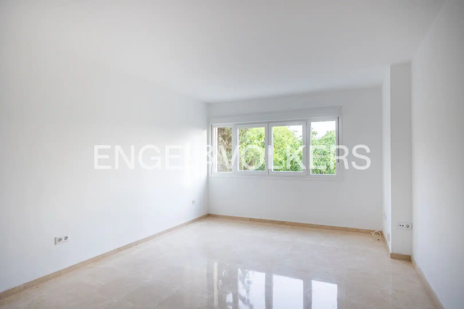 Comedor de Piso de alquiler en Sevilla con Aire acondicionado, Calefacción y Piscina