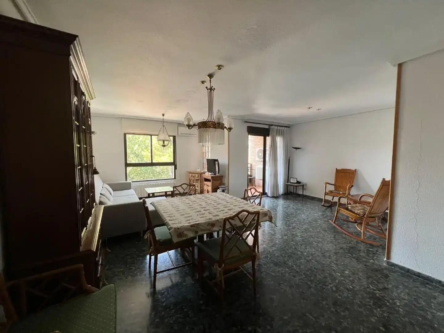 Sala d'estar de Pis de lloguer en Requena amb Aire condicionat, Moblat i Balcó