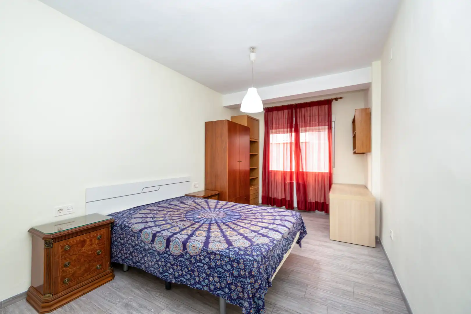 Bedroom of Flat for rent in Granada  with Heating, Furnished and Washing machine