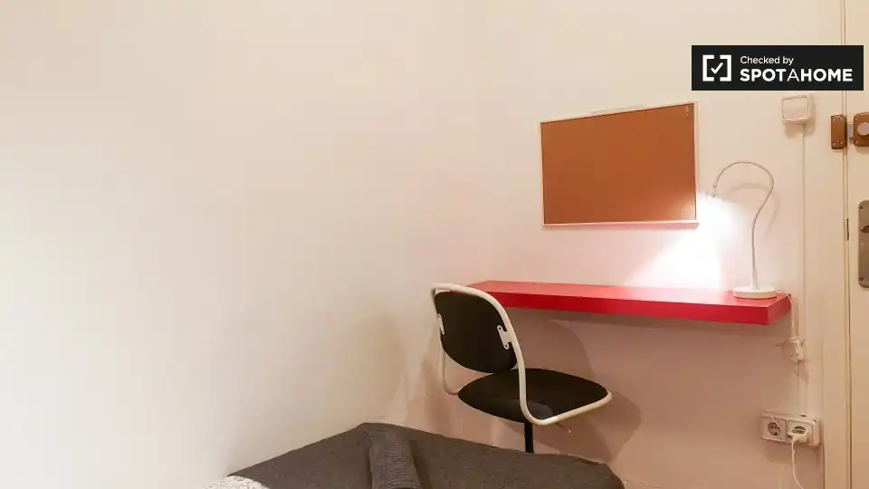 Bedroom of Flat for rent in L'Hospitalet de Llobregat  with Air Conditioner, Heating and Furnished
