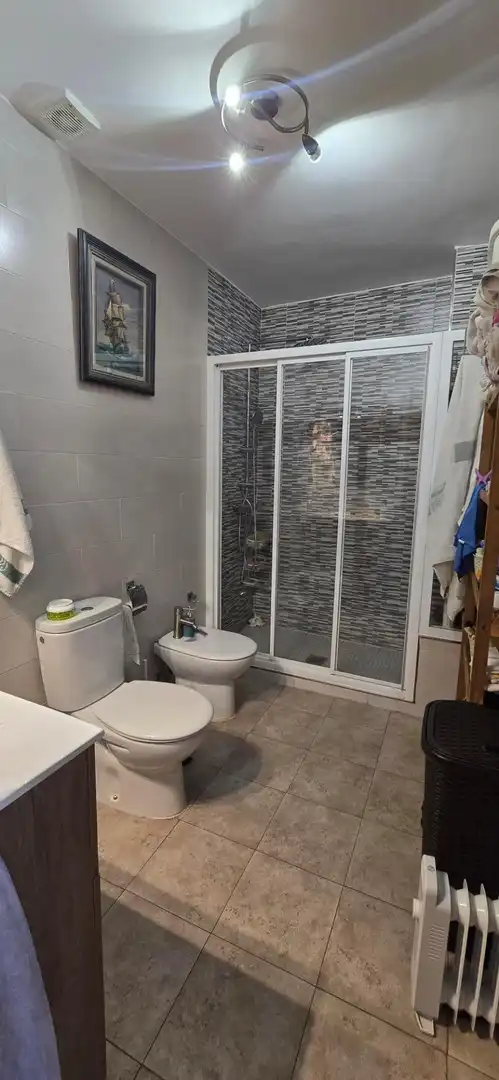 Bany de Casa o xalet en venda en Córdoba amb Aire condicionat, Terrassa i Balcó