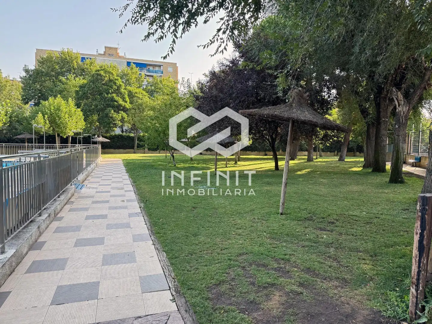 Exterior view of Flat for sale in Alcalá de Henares  with Air Conditioner, Heating and Terrace