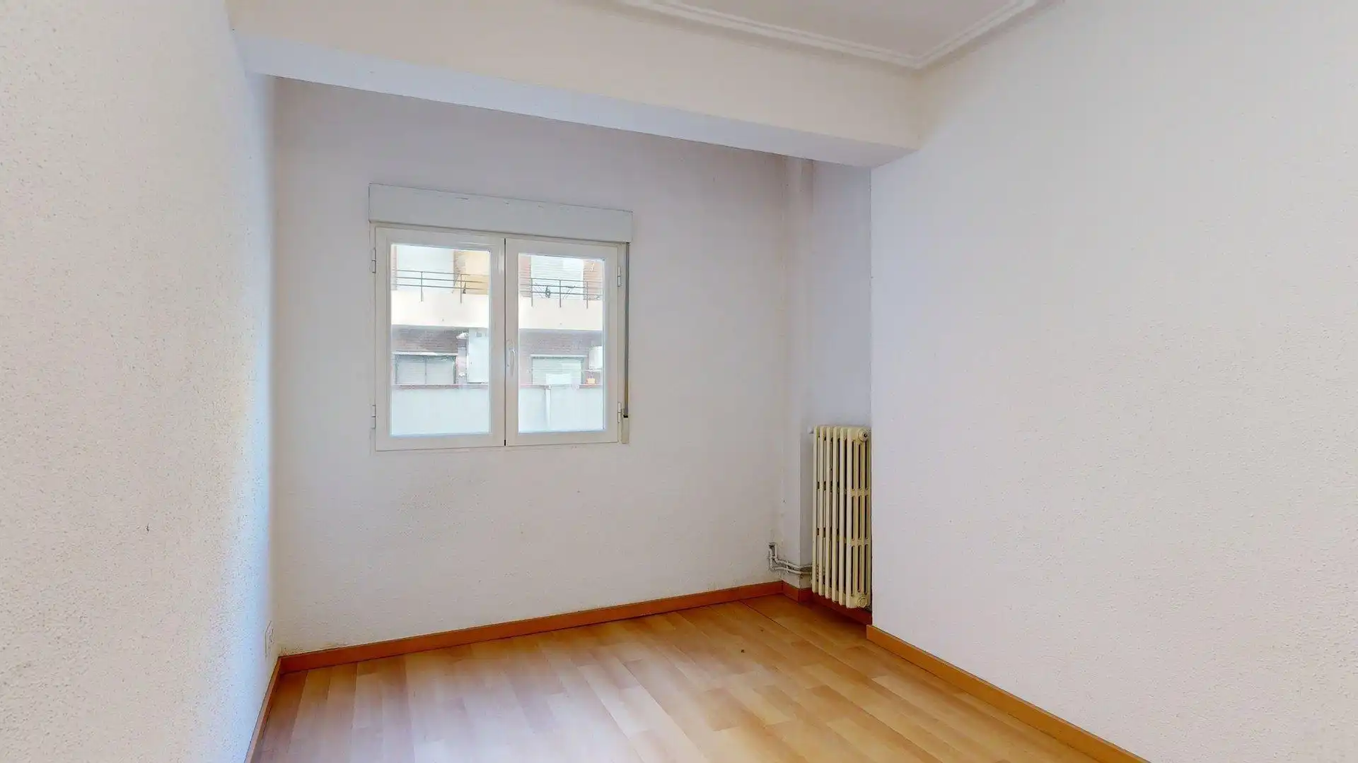 Habitación de Piso en venta en Zaragoza con Calefacción, Terraza y Balcón