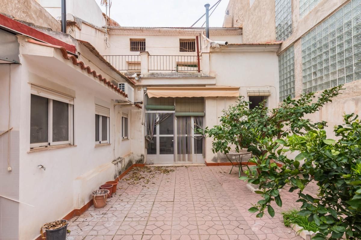 Vista exterior de Casa adosada en venda en  Murcia Capital amb Aire condicionat, Calefacció i Jardí privat