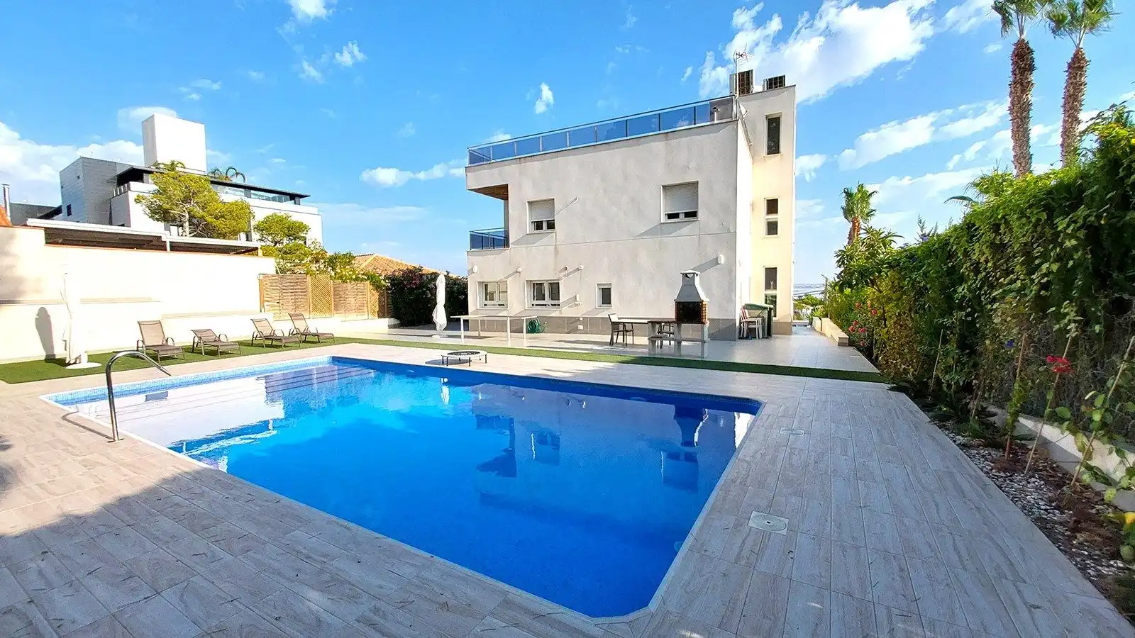Chalet con piscina en venta en Los Balcones - Los Altos, imagen 4