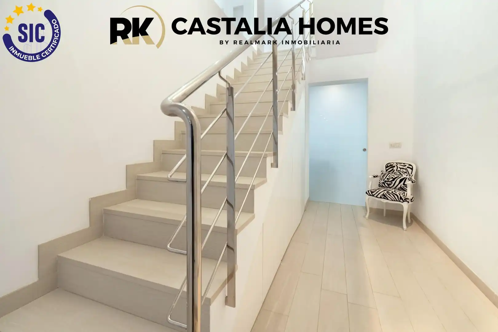 Einfamilien-Reihenhaus zum Verkauf in Castellón de la Plana / Castelló de la Plana mit Klimaanlage, Privatgarten und Terrasse
