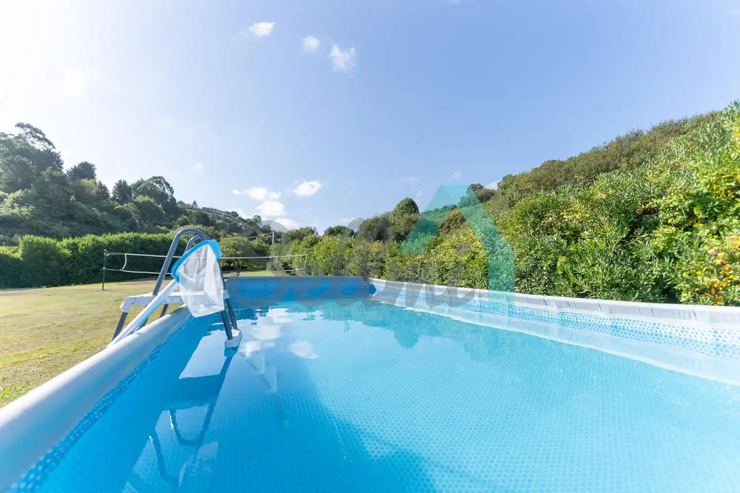 Piscina de Casa o xalet de lloguer en Gijón  amb Jardí privat, Piscina i Moblat