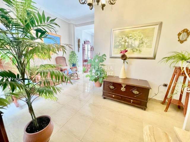 Casa-chalet en Venta en Baena