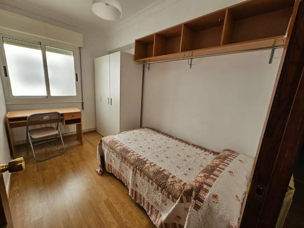 Bedroom of Flat for share in Ourense Capital   with Heating, Furnished and Balcony