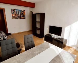 Sala d'estar de Apartament de lloguer en Alicante / Alacant amb Balcó