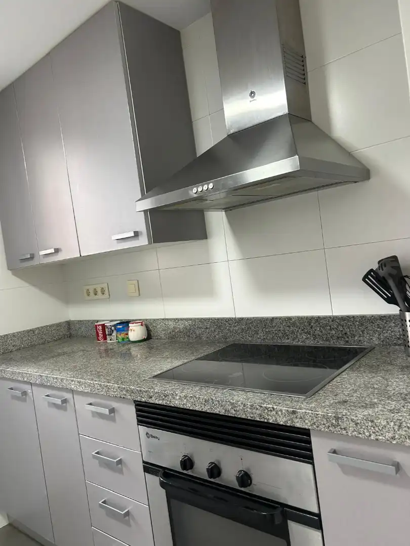 Cocina de Piso de alquiler en Valencia con Aire acondicionado, Amueblado y Horno