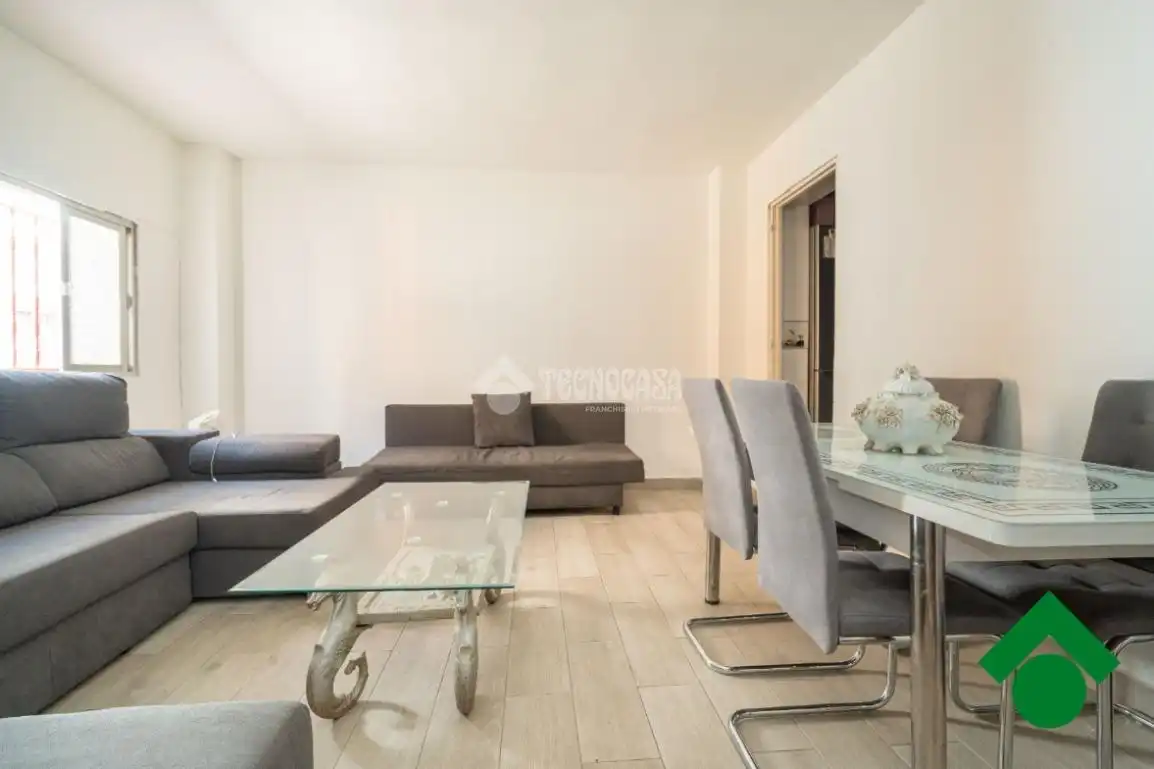 Casa aparellada en venda a Santa Fe, imagen 2