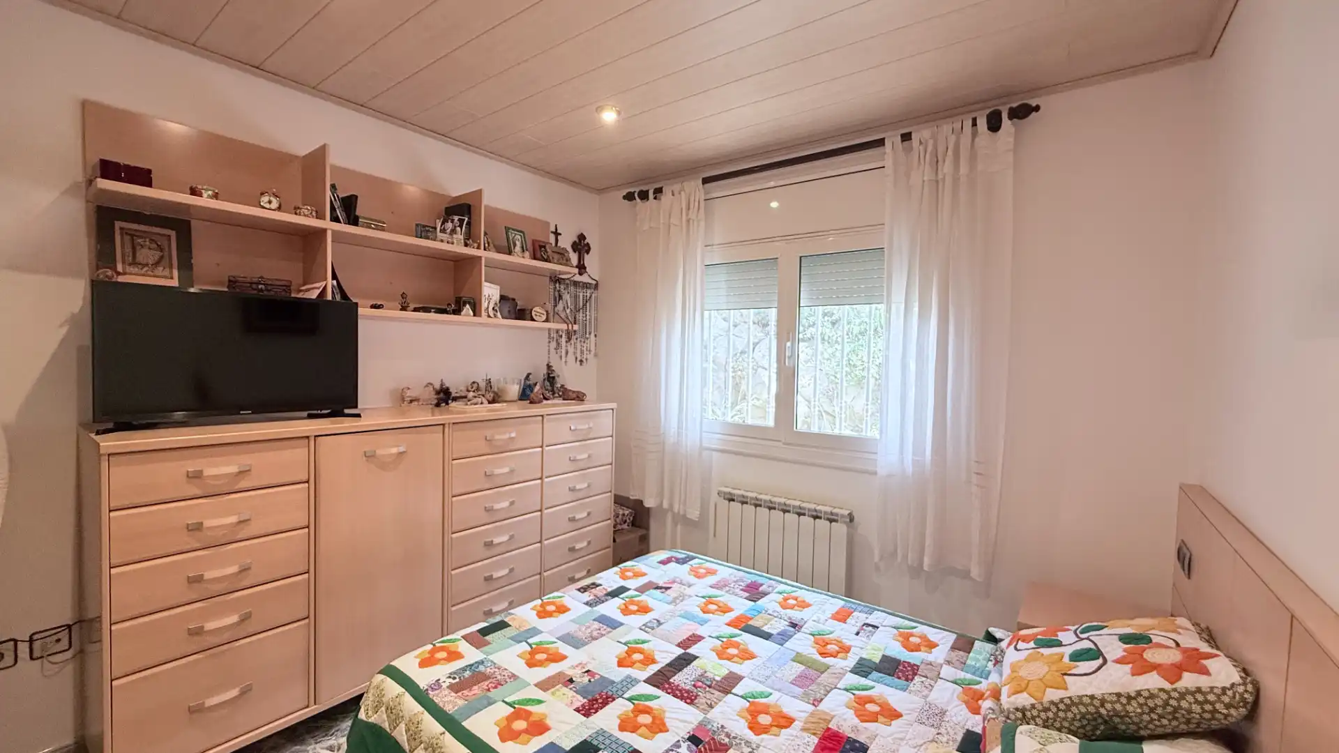 Habitación de Casa o chalet en venta en La Torre de Claramunt con Calefacción, Jardín privado y Terraza