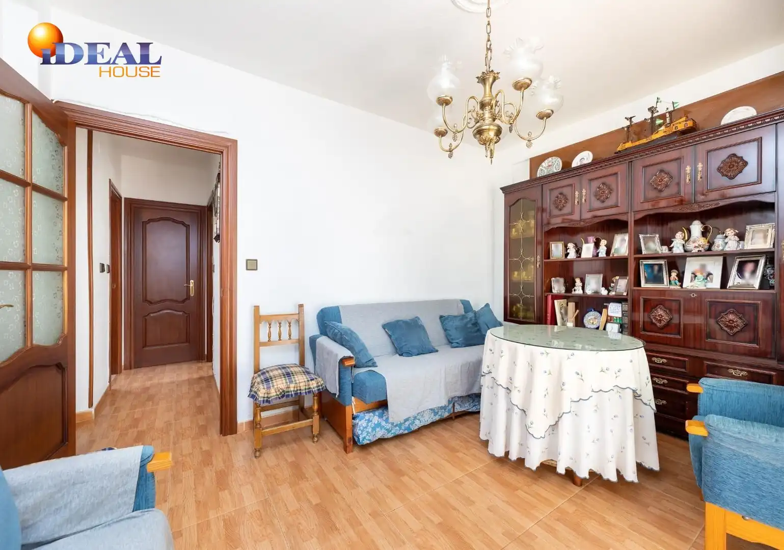 Sala d'estar de Pis en venda en Granada amb Moblat i Balcó