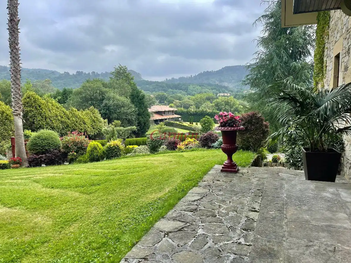 Jardín de Casa o chalet en venta en Loiu con Jardín privado, Terraza y Trastero