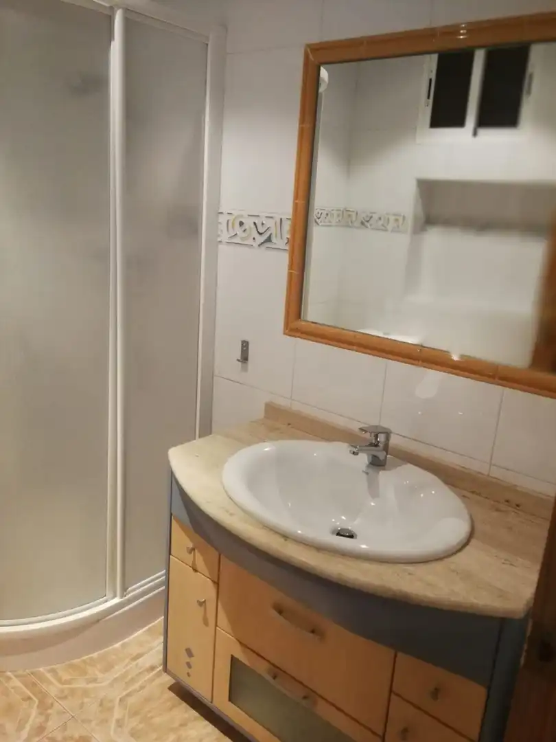 Badezimmer von Wohnungen zur Miete in Murcia mit Klimaanlage