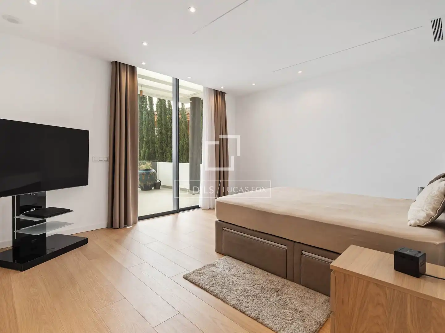 Bedroom of Houses for sale in Benahavís  with Air Conditioner, Heating and Private garden