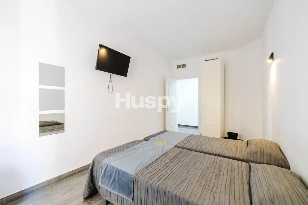 Schlafzimmer von Büro zur Miete in Málaga mit Heizung