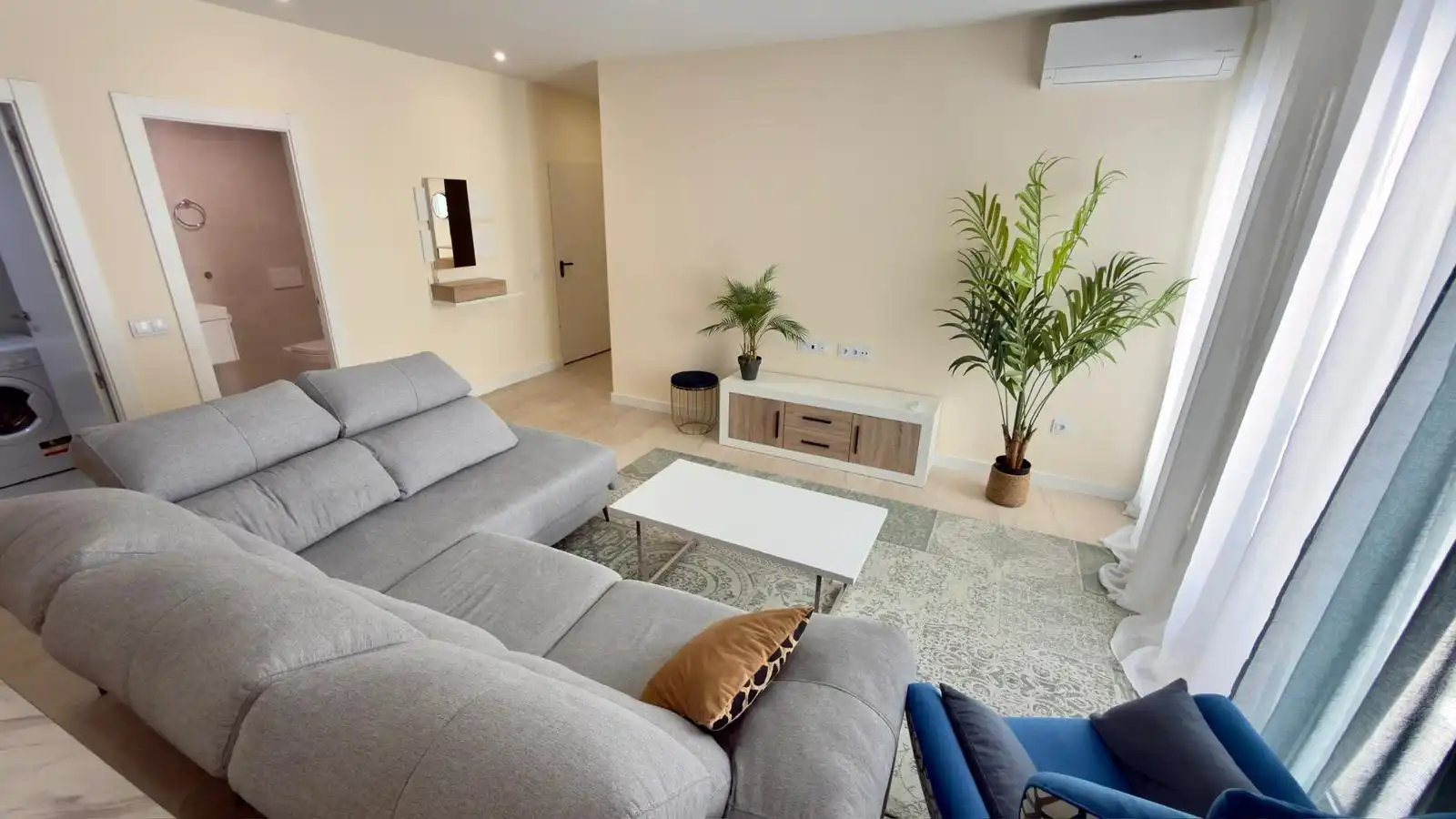 Casa o chalet de alquiler en Calle Londres, 9, Golf Bahía
