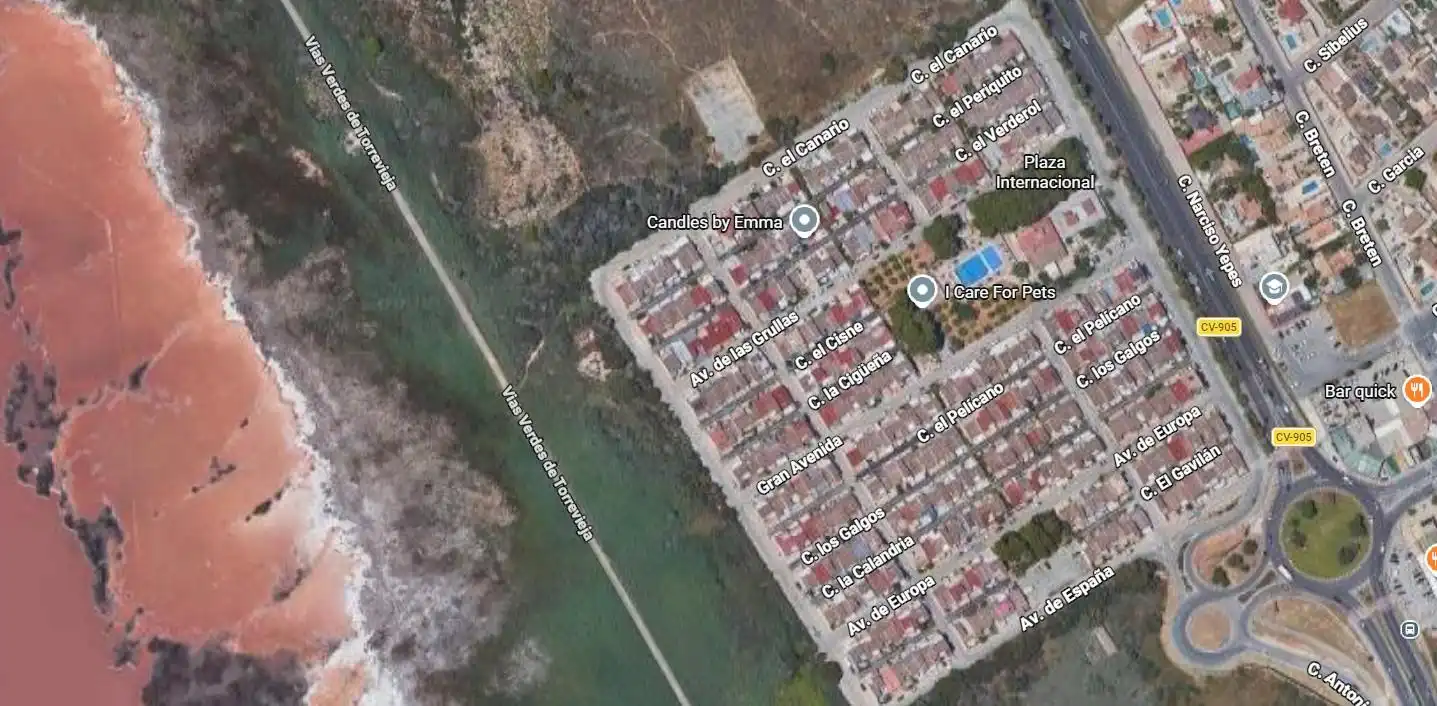 Vista exterior de Dúplex en venta en Torrevieja con Aire acondicionado, Jardín privado y Terraza