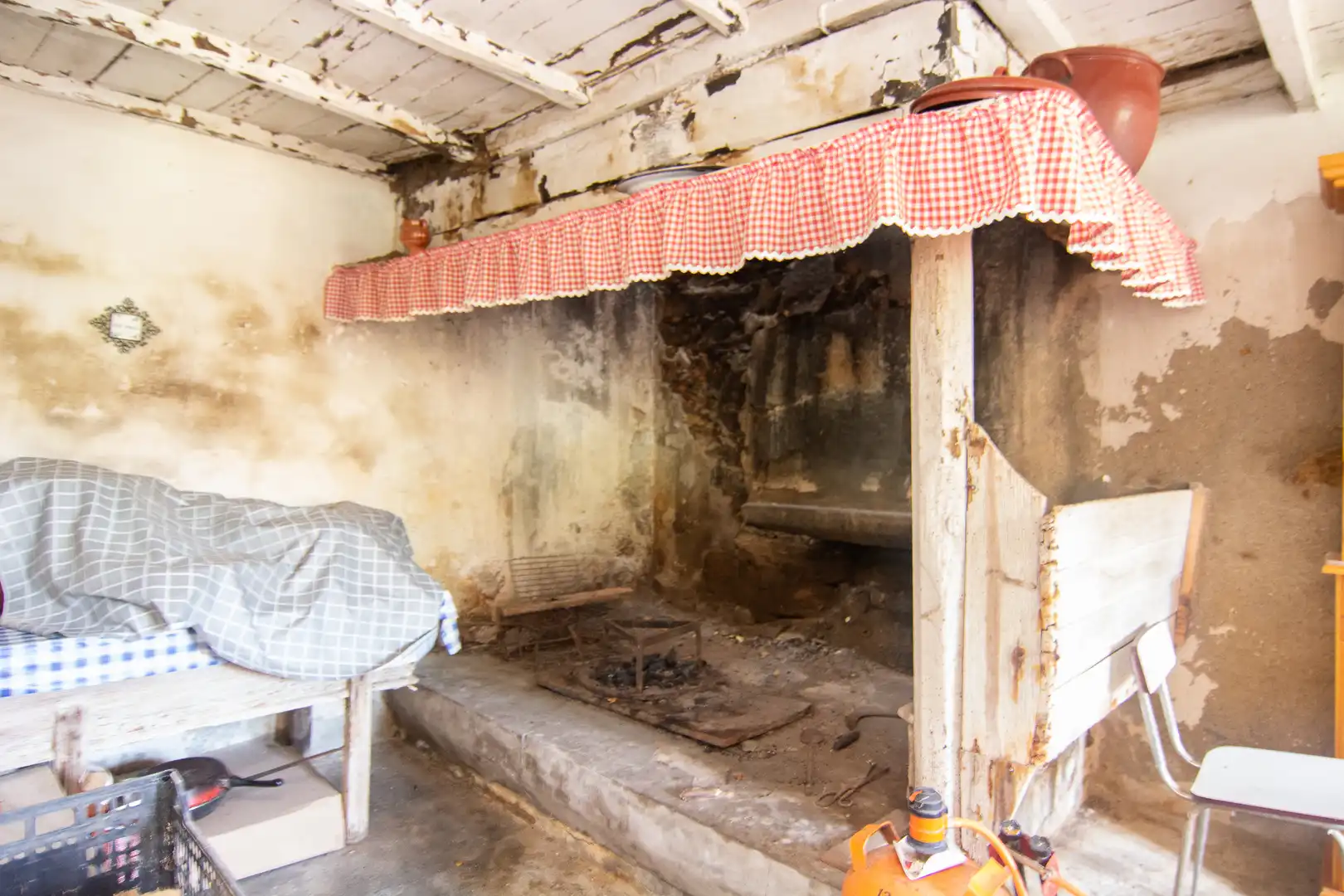 Cuina de Casa o xalet en venda en Abegondo amb Jardí privat, Traster i Internet