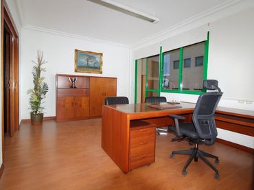 Oficina con ascensor en venta en Casco Urbano