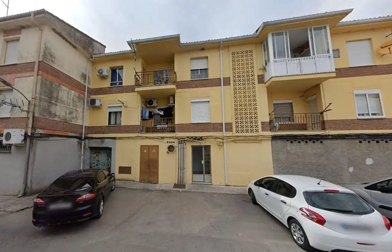 Piso en venta en GRUPO C E, 28, Talayuela