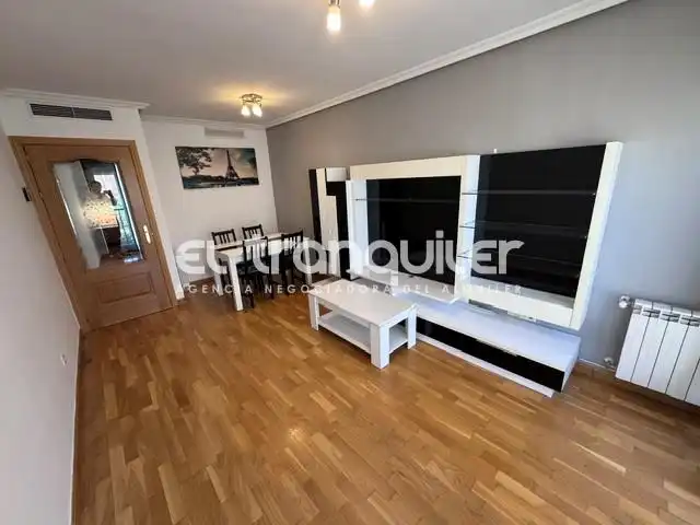 Living room of Flat for rent in Madrid  with Storage room, Furnished and Washing machine