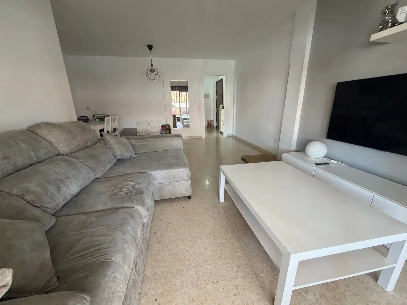 Sala d'estar de Pis en venda en Torremolinos amb Aire condicionat, Terrassa i Piscina comunitària
