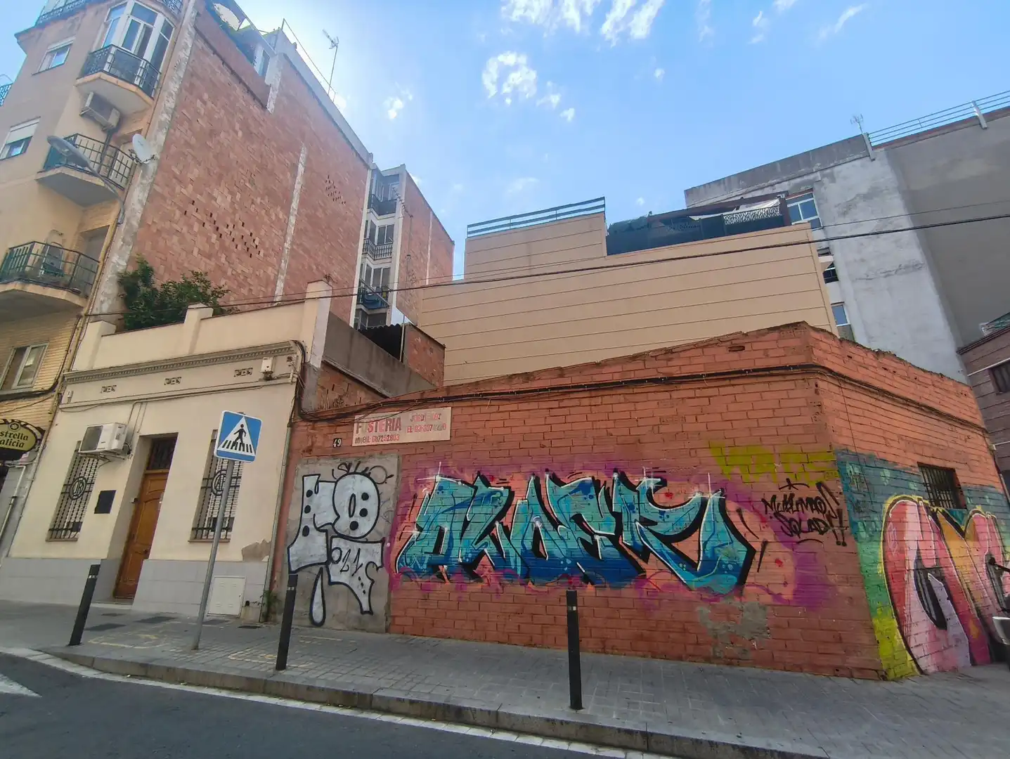 Vista exterior de Planta baixa en venda en L'Hospitalet de Llobregat