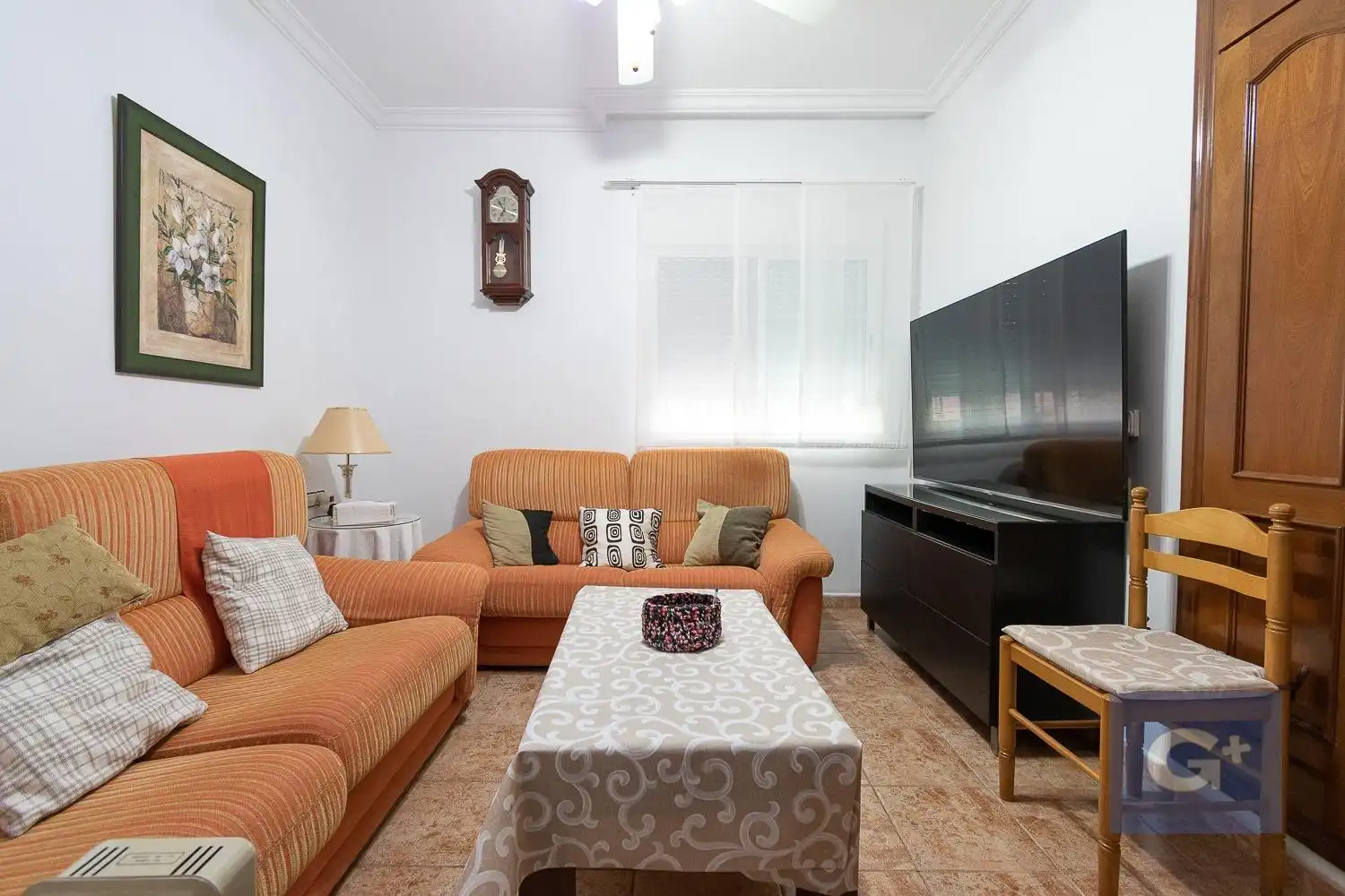 Living room of Houses for sale in El Puerto de Santa María  with Air Conditioner, Heating and Private garden