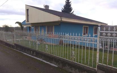 Vista exterior de Casa o xalet en venda en Nava amb Terrassa i Balcó