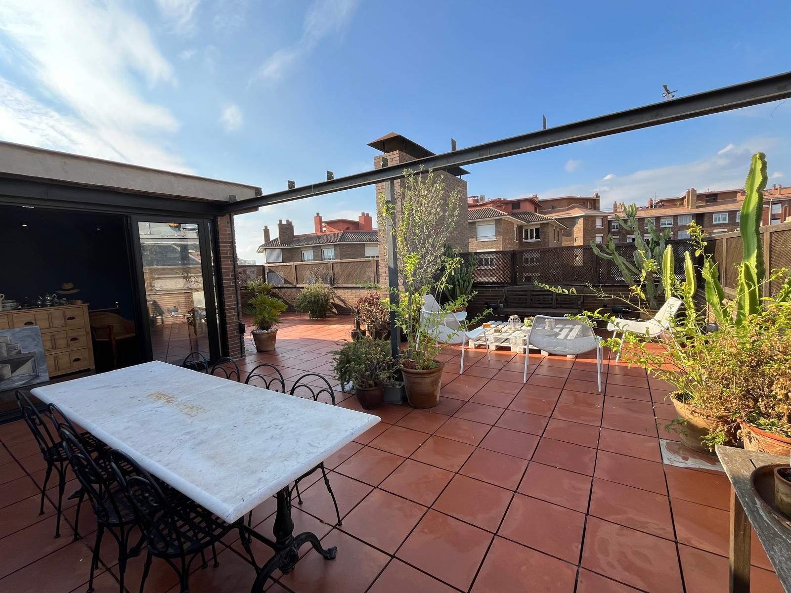 Terrassa de Àtic en venda en  Barcelona Capital amb Aire condicionat, Calefacció i Jardí privat