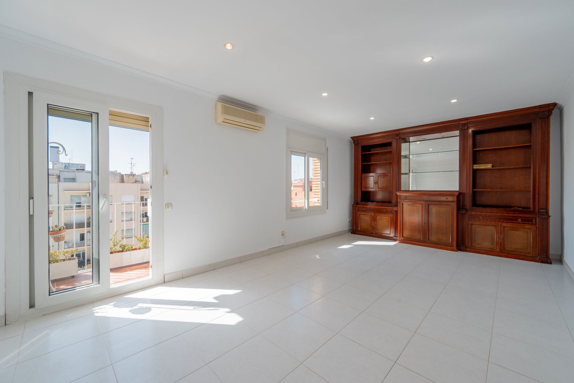 Sala d'estar de Pis en venda en  Barcelona Capital amb Aire condicionat, Calefacció i Balcó
