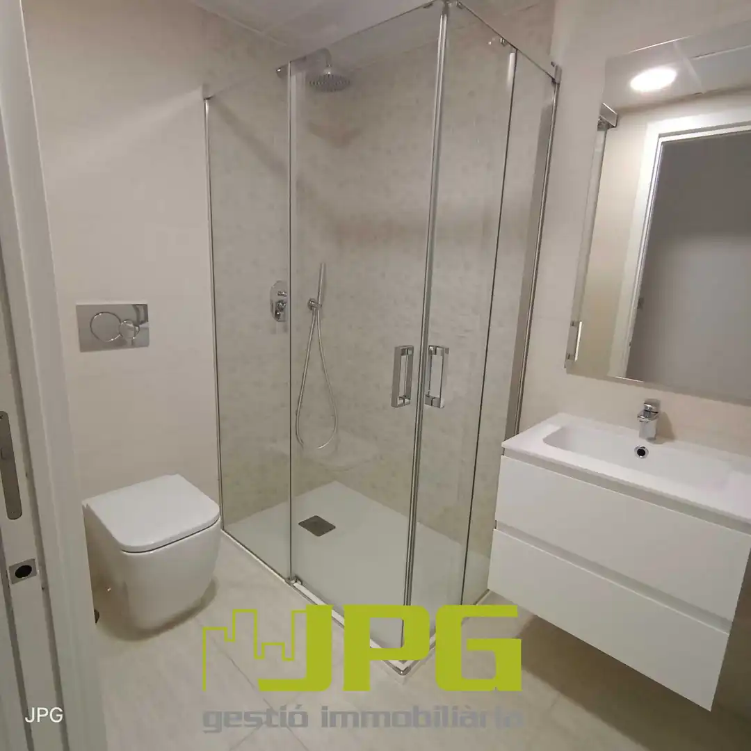 Piso en venta en Calle Violoncellista Vicente Perello, 1, PAU 5