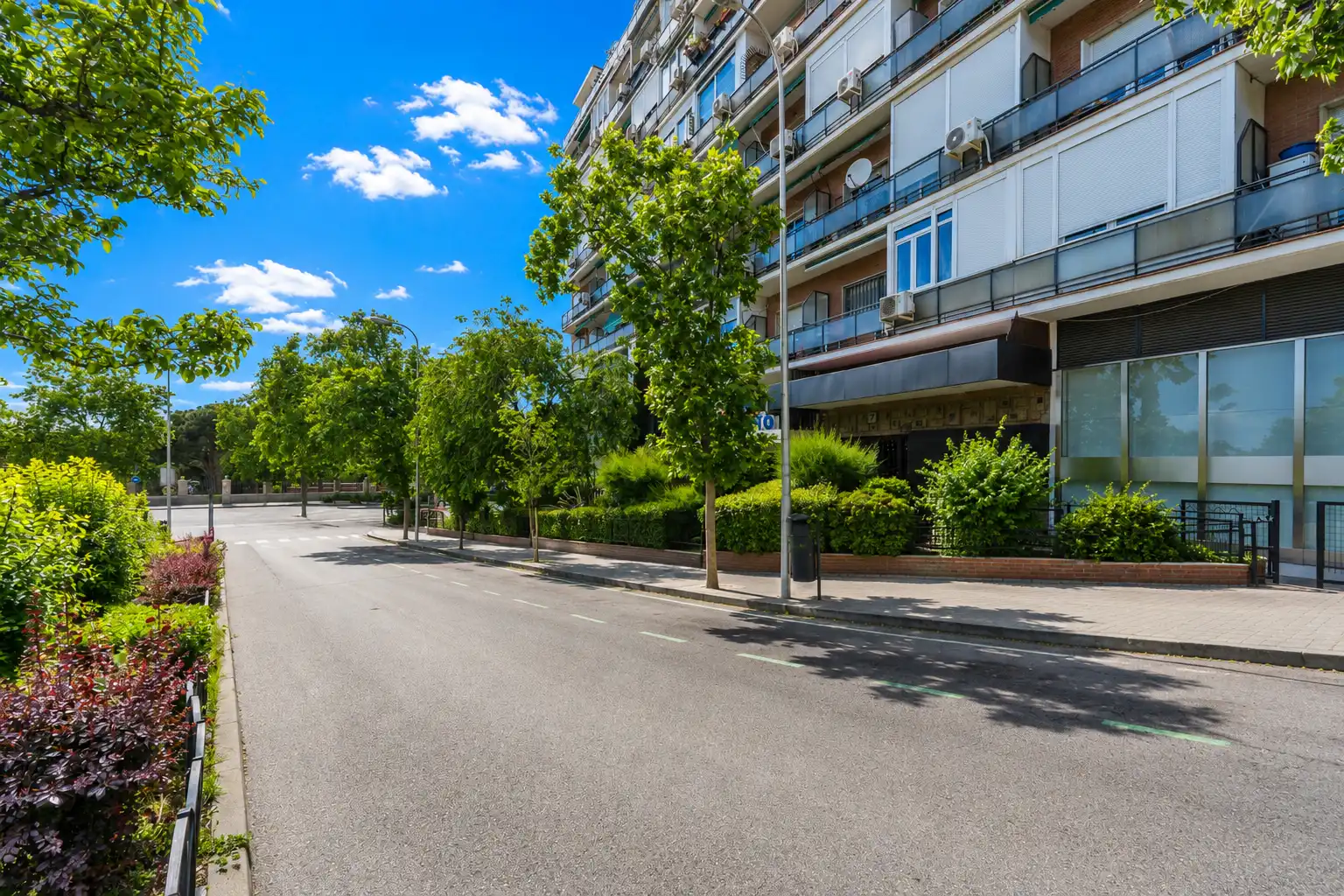 Vista exterior de Pis en venda en Madrid amb Calefacció