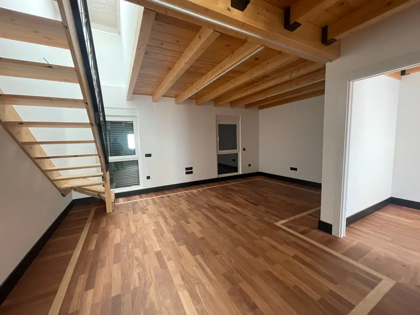 Duplex with lift for sale in Avenida Doctor Fleming 82, imagen 2